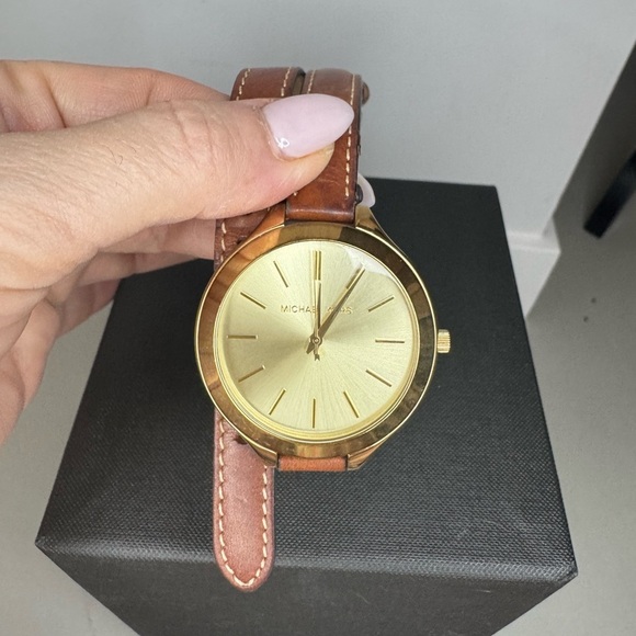 Michael Kors MK-2256 Slim Runway Women's Watch - Picture 3 of 17